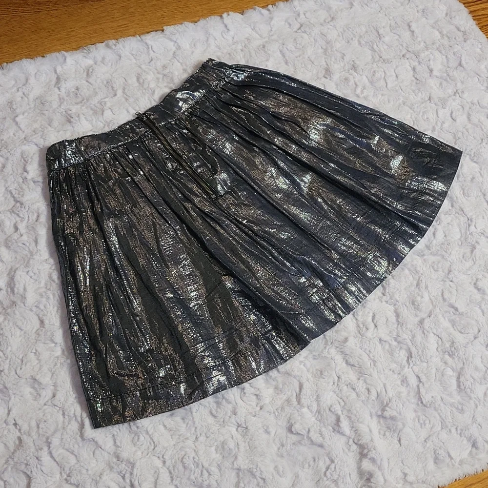 Gap Kids Metallic Silver Skirt, Girls size 14, Great Condition!